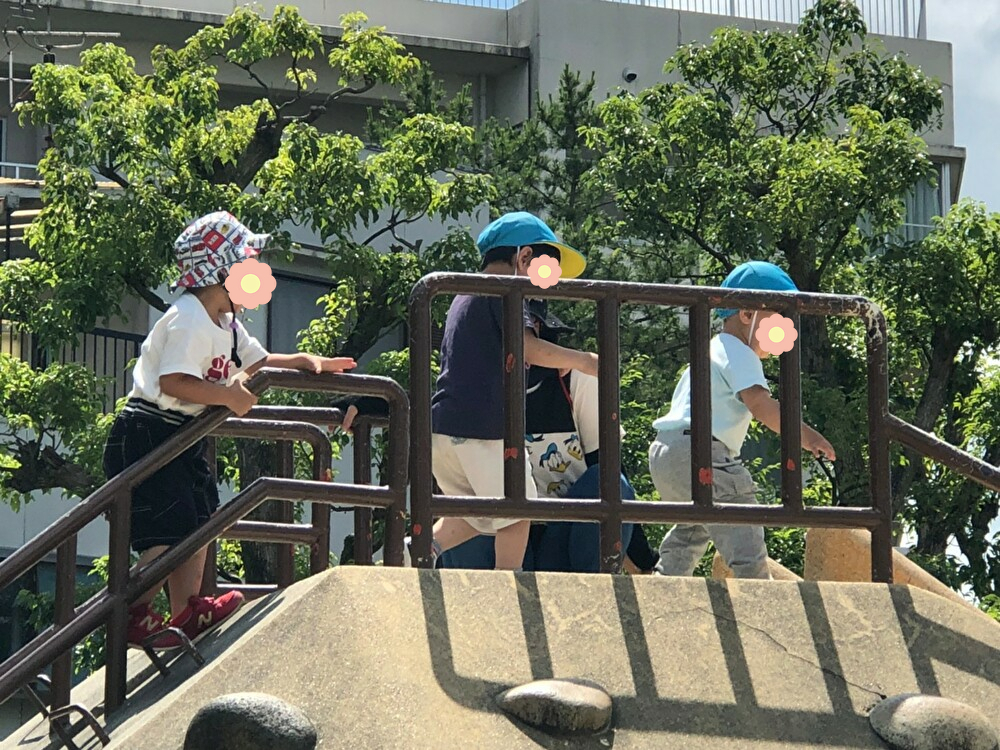 ☆制作と外遊びのようす☆